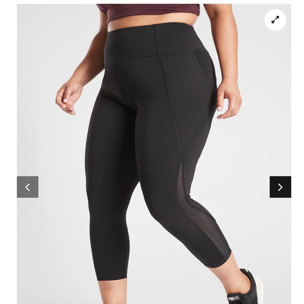 Athleta Lightning 7/8 tight Black size M